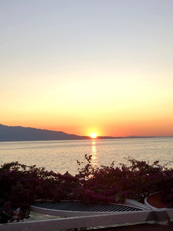 Sunset Apartment Saranda Bay Extérieur photo